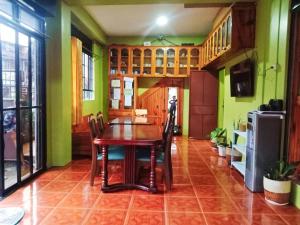 Indigenous Inn & HandiCrafts