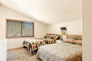 Lakeside Paradise Escape