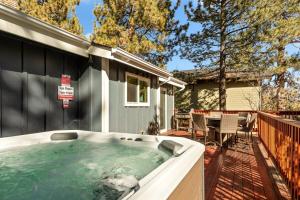 Lakeside Paradise Escape