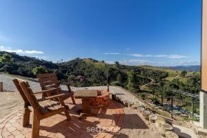 Cabana com jacuzzi e vista na serra | VST036