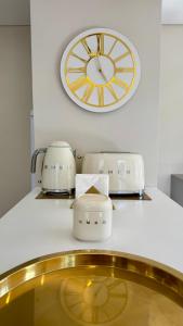 Studio climatisé, terrasse, parking privé, 50m de la plage