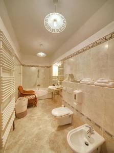 "ROOMS KEKELY" no kitchen