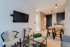 Prime Las Condes Escape Modern 2BR for 4
