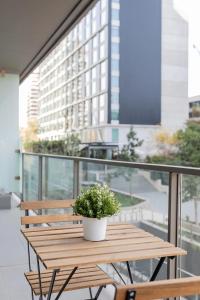 Prime Las Condes Escape Modern 2BR for 4