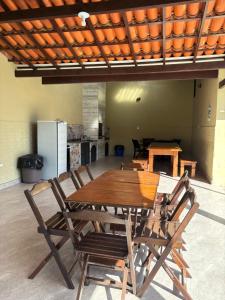 Orla 500 - Casa inteira 15 pessoas - Com Piscina - 500 Metros da Praia - Churrasqueira e muito mais