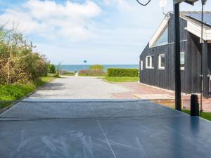 10 person holiday home in Allingåbro-By Traum