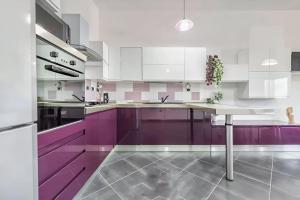 Floris Modern House -Two En-Suite Rooms & Wi-Fi