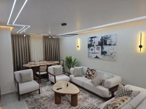 شقه فندقيه فاخره Vip لك بالكامل مدينه نصر