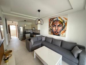 New apartment with pool view