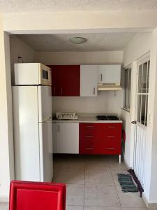 Depto en Planta Baja con Alberca, WiFi Rápido y Smart TV