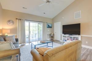 2 Mi to Water Myrtle Beach Condo with Pool Access