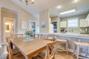 2 Mi to Water Myrtle Beach Condo with Pool Access