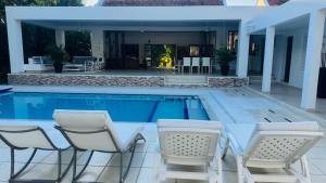 Espectacular Casa de lujo con piscina y campo de golf!