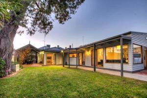 5 Connelly - Echuca Holiday Homes