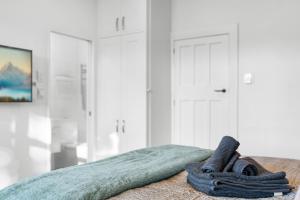 City Calm Retreat and A Peaceful Family Haven