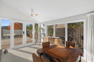 City Calm Retreat and A Peaceful Family Haven