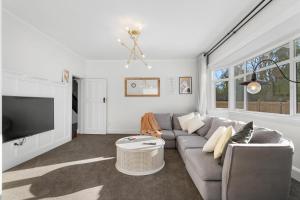 City Calm Retreat and A Peaceful Family Haven