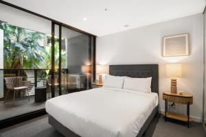 Elegant 1-Bed Apartment with Premium Amenities