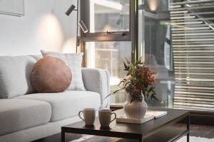 Elegant 1-Bed Apartment with Premium Amenities