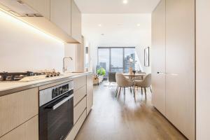 Stunning 2BD City Apartment Southbank
