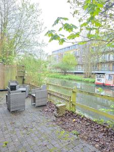 Canalside 1 bed flat