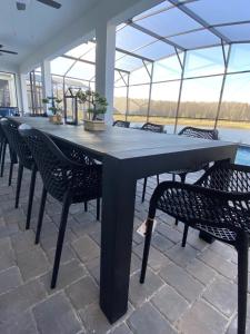 Beautiful Brand New Waterfront Retreat!1689St