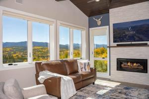 Peak View Paradise