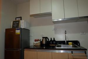 Studio 7C at One Regis