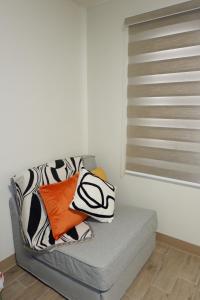 Studio 7C at One Regis