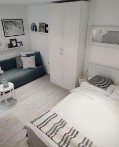 Apartments with WiFi Rovinj - 24258