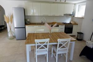 Apartments with parking space Porec - 24293