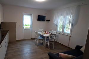 Apartments by the sea Supetarska Draga - Gonar, Rab - 24383