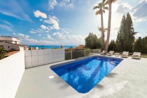 Chalet with sea view in Alicante