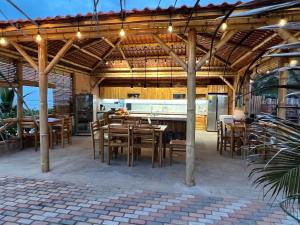 Sirenas Beach & Surf Club