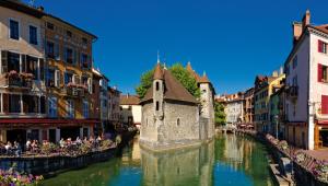 Appartements Annecy Historical Center - 165 square meter - 3 bedrooms & 3 bathrooms : photos des chambres