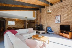 Aviemore - 2 14 Cobbodah Street