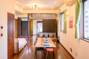 COCOSTAY 中広ネオイズム 最大10人 閑静な住宅街にある贅沢80m2の最上階プライベートオーナーズルーム supported by COCOSTAY