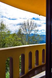 Habitación con vista a las montañas