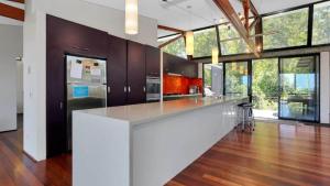 Luxury Waterfront Home In Pindimar