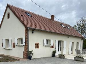 Maison charmante avec piscine et climatisation à Haut-Bocage - FR-1-489-516