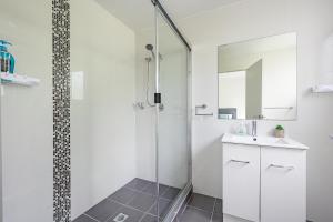 Castle HIll Sweet Modern 3BR Apt with 2 Parking