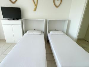 Studio à Saint-Cyprien – Accès plage, piscine, terrasse - FR-1-732-71