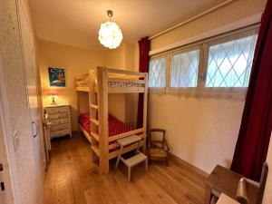 Appartements Appartement calme avec balcon et vue montagne pour 4 pers - FR-1-515-227 : photos des chambres