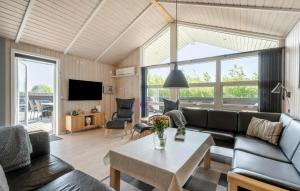 Five-Bedroom Holiday Home Tarm With A Fireplace 03