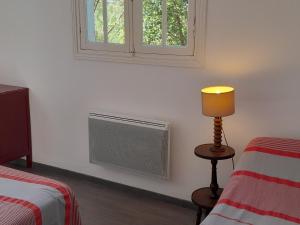 Maisons de vacances Maison spacieuse a Capbreton, proche port et plages, jusqu-a 6 personnes - FR-1-239-1122 : photos des chambres