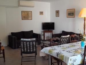 Maisons de vacances Maison spacieuse a Capbreton, proche port et plages, jusqu-a 6 personnes - FR-1-239-1122 : photos des chambres
