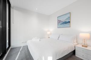 Stunning Mountain Views plus Infinity Pool, Gym, Park