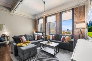 Heart of Downtown Dallas 2BR 2BA Getaway