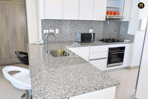 Luxurious and modern oceanfront apartment with views of the historic city 2B and 2BR