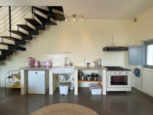 Amazing apartment in Belvedere Ostrense with garden